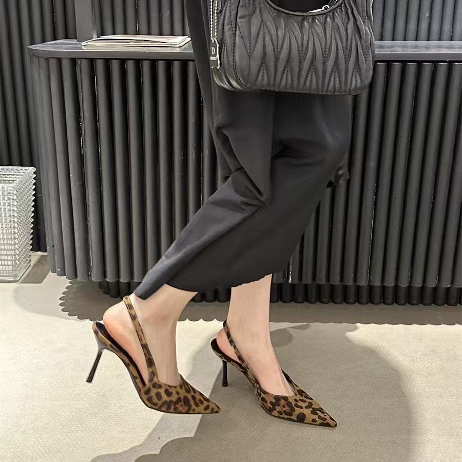 Empressa™ – Pointed Toe Pumps