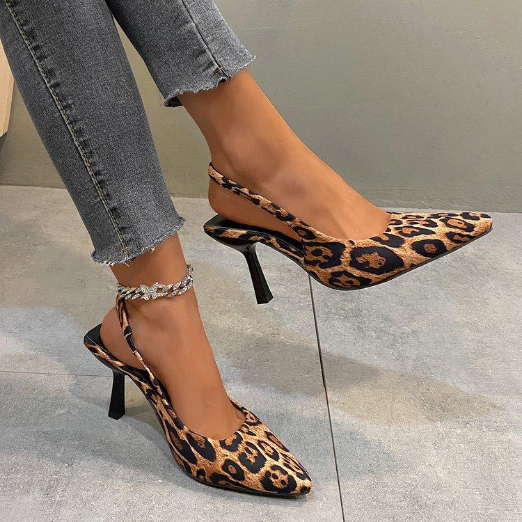 Empressa™ – Pointed Toe Pumps