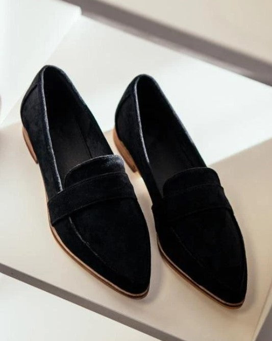 Avenelle™ – Classic Pointed Mid-Heel Loafer