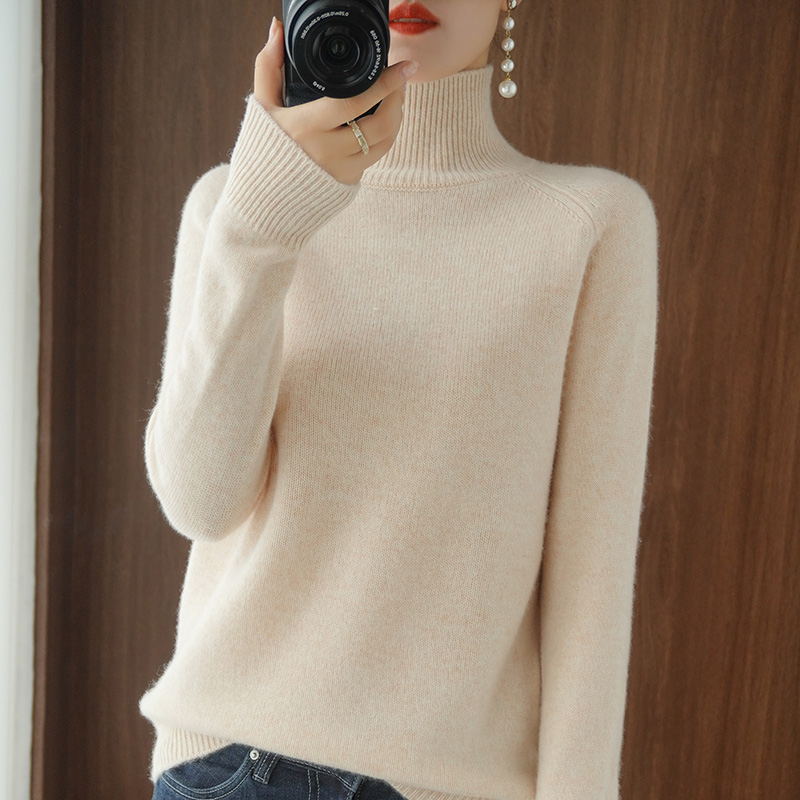 Liora™ – Soft Collar Sweater
