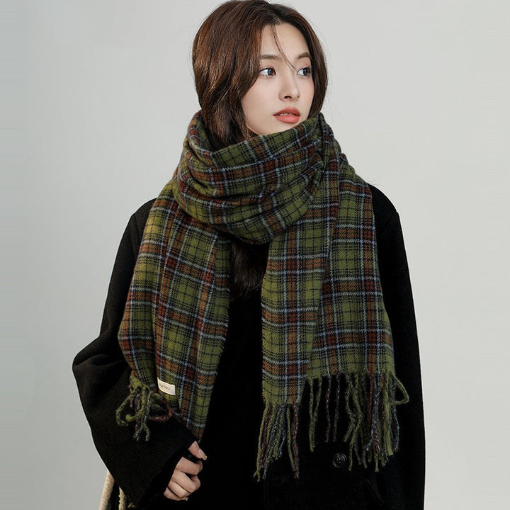 CozyLoom™ | Warm Checkered Winter Scarf