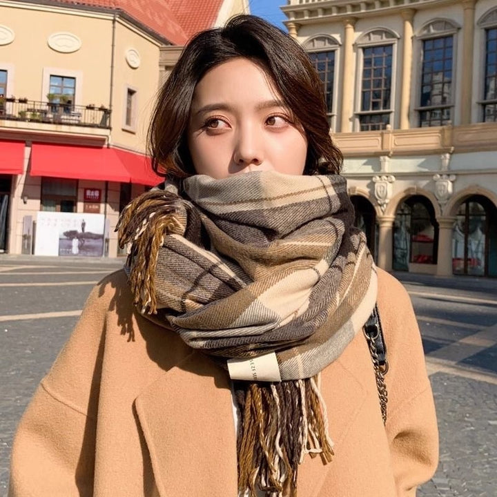 Plaidelle™ – Women’s Winter Scarf
