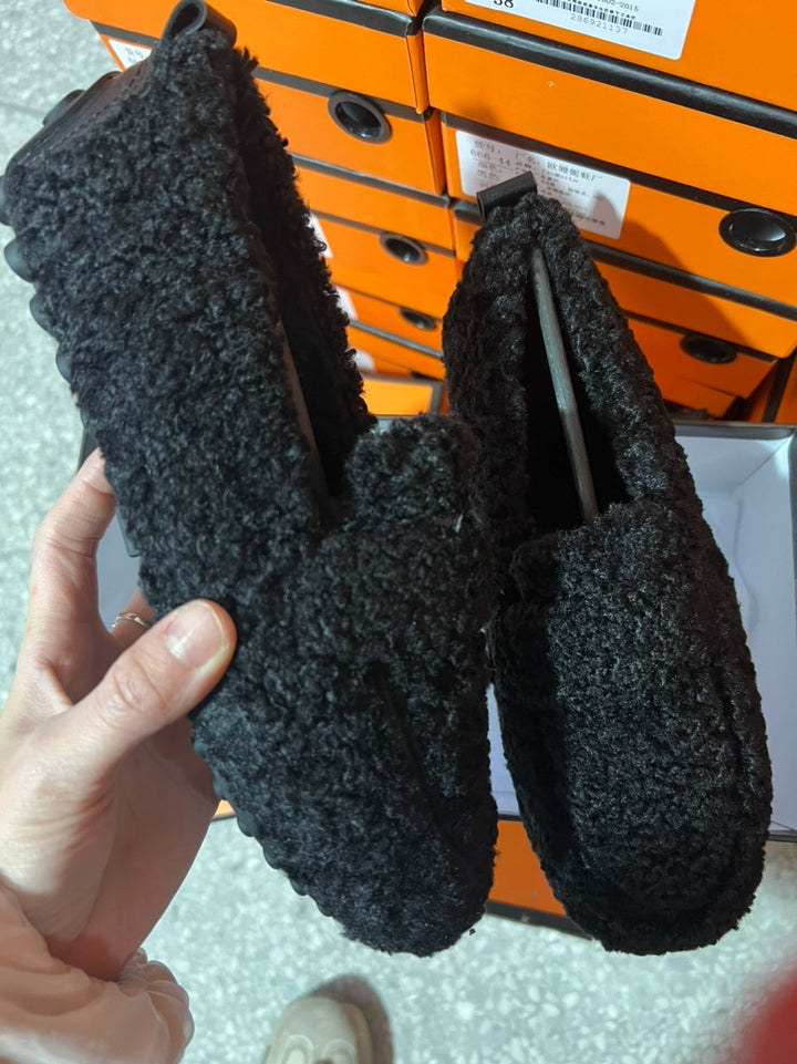 Velvetto™ – Woman Soft Plush Flats