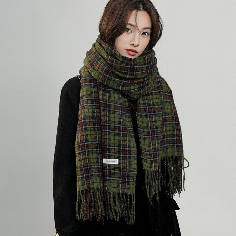 CozyLoom™ | Warm Checkered Winter Scarf