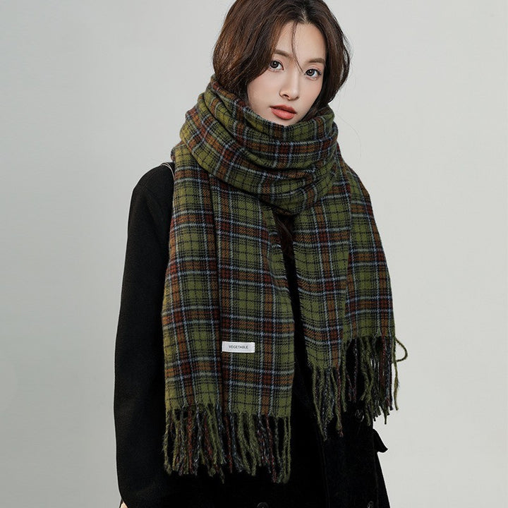 CozyLoom™ | Warm Checkered Winter Scarf