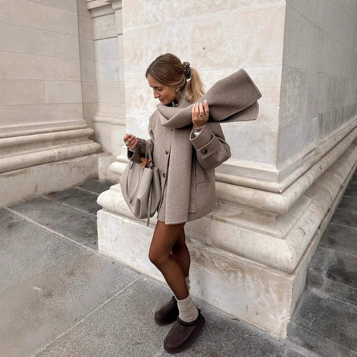 AuraFold™ – Woman Detachable Scarf Coat