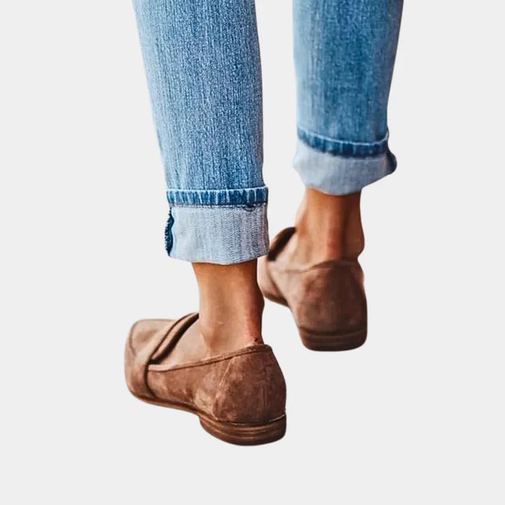 Avenelle™ – Classic Pointed Mid-Heel Loafer