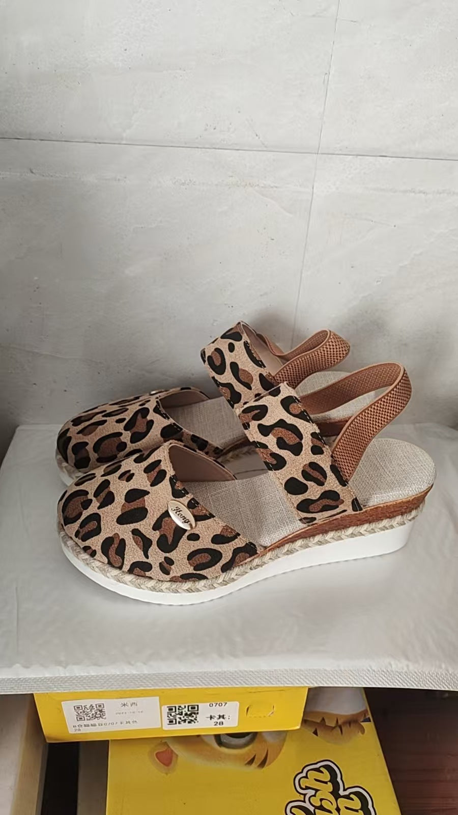 Tierra™ – Natural Curve Closed-Toe Wedges