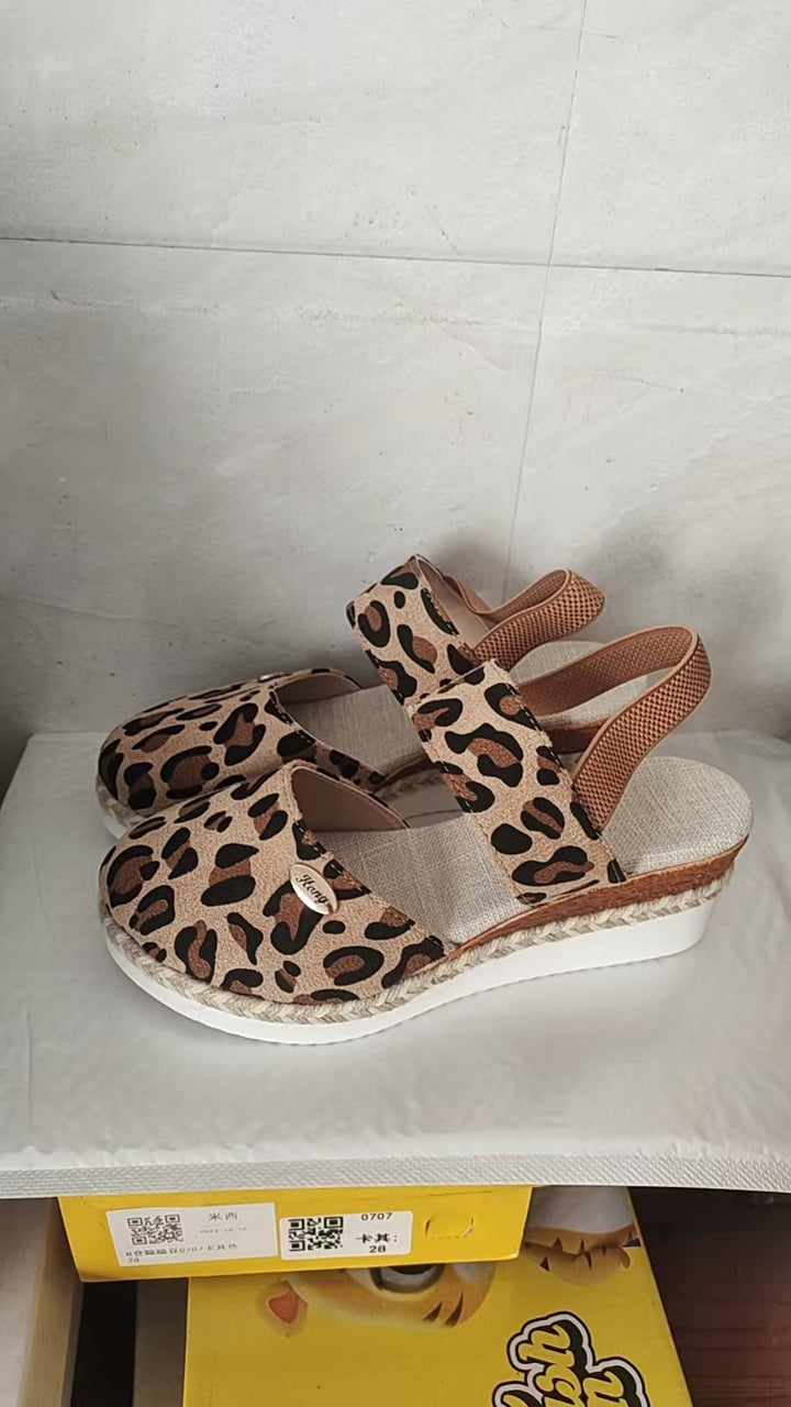 Tierra™ – Natural Curve Closed-Toe Wedges
