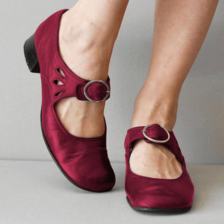 Veloura™ – Woman buckle charm loafers