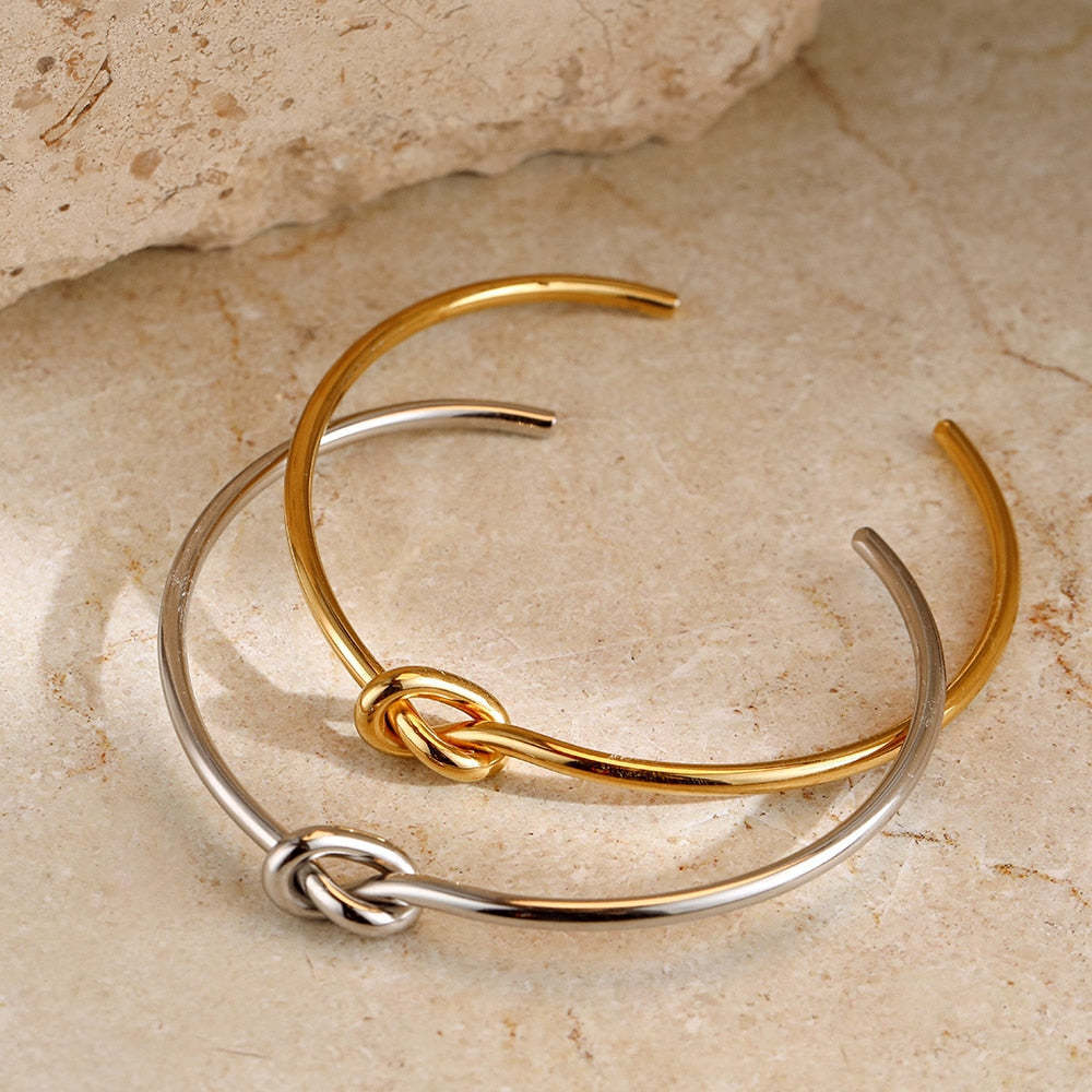 Élinor™ – 18K Gold Knotted Cuff