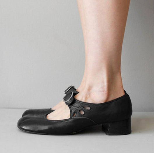 Veloura™ – Woman buckle charm loafers