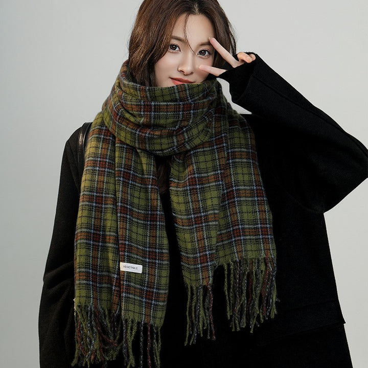 CozyLoom™ | Warm Checkered Winter Scarf