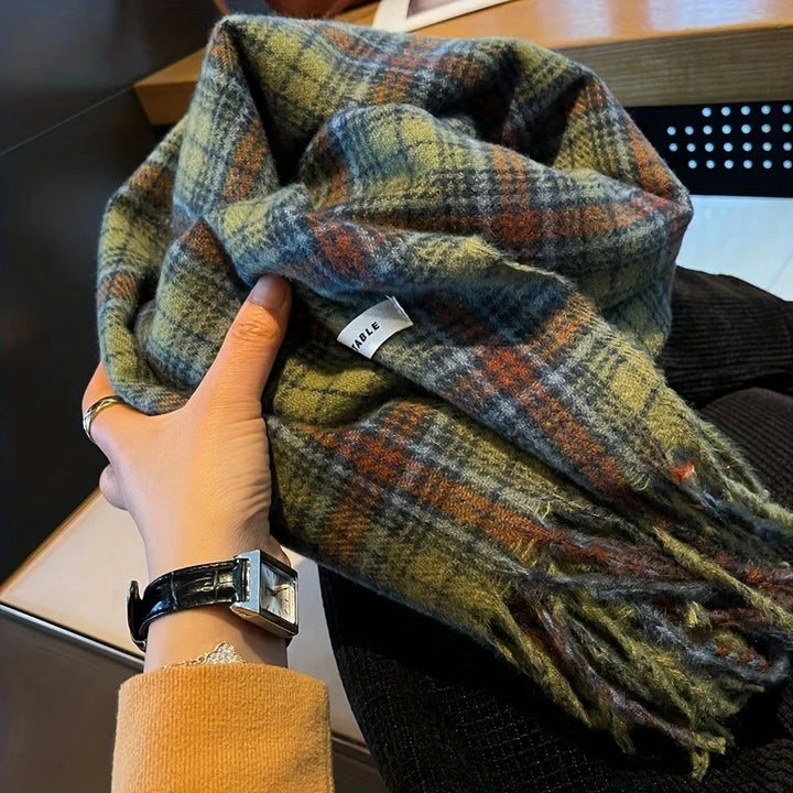 CozyLoom™ | Warm Checkered Winter Scarf