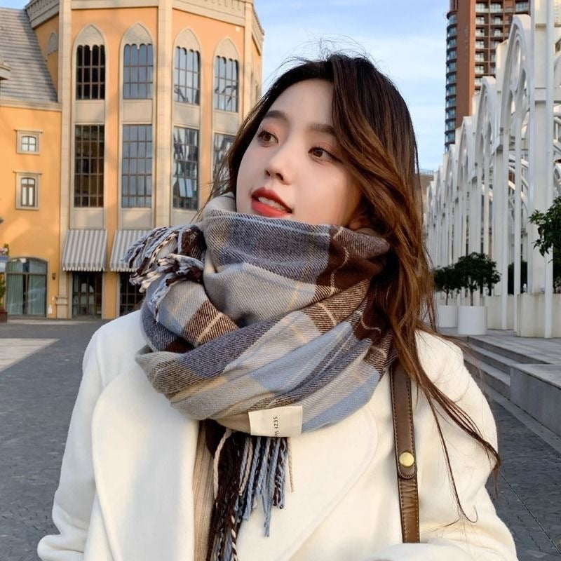 Plaidelle™ – Women’s Winter Scarf