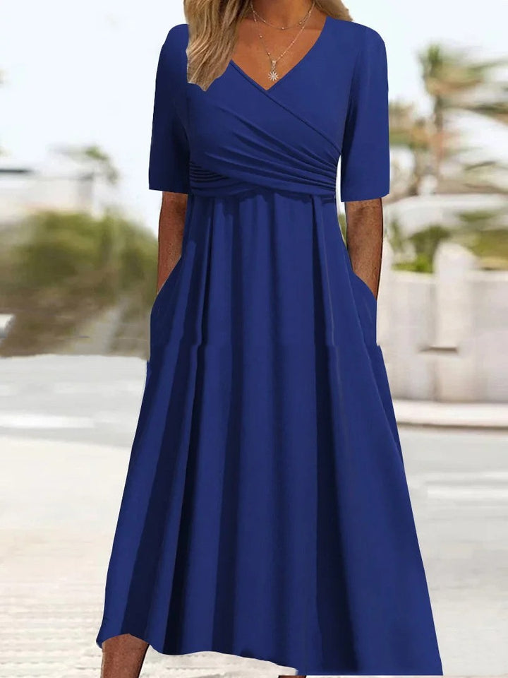 Élara™ – Elegant Silhouette Evening Dress