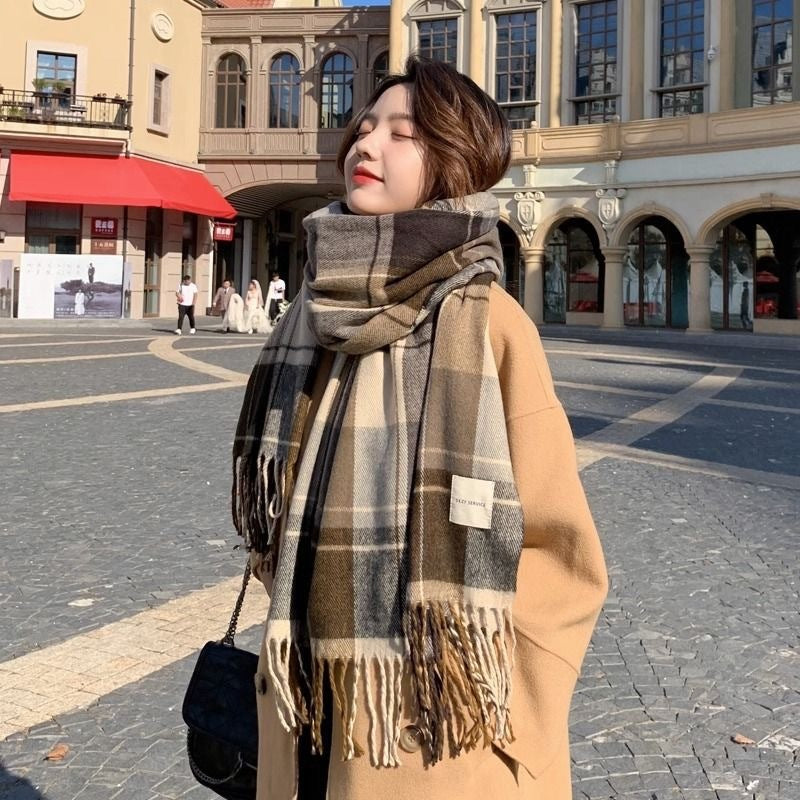 Plaidelle™ – Women’s Winter Scarf