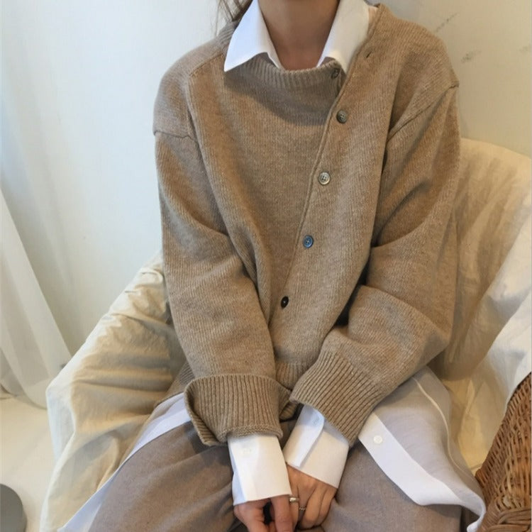 ModuFold™ – Asymmetric Buckle Knit Cardigan