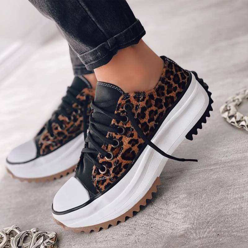 Aloria™ – Canvas Lift Sneakers