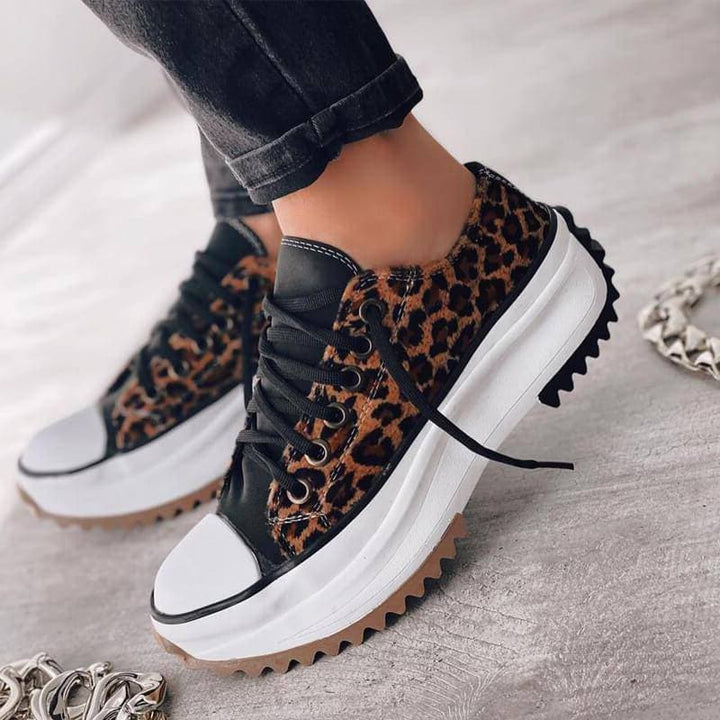 Aloria™ – Canvas Lift Sneakers