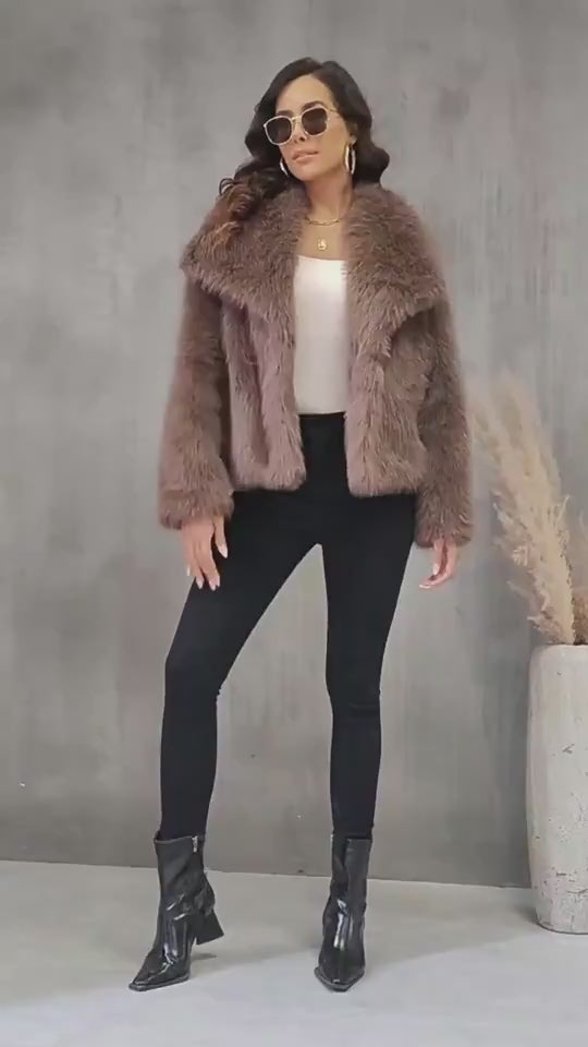 Calistra™ – Women’s Cozy Plush Overcoat