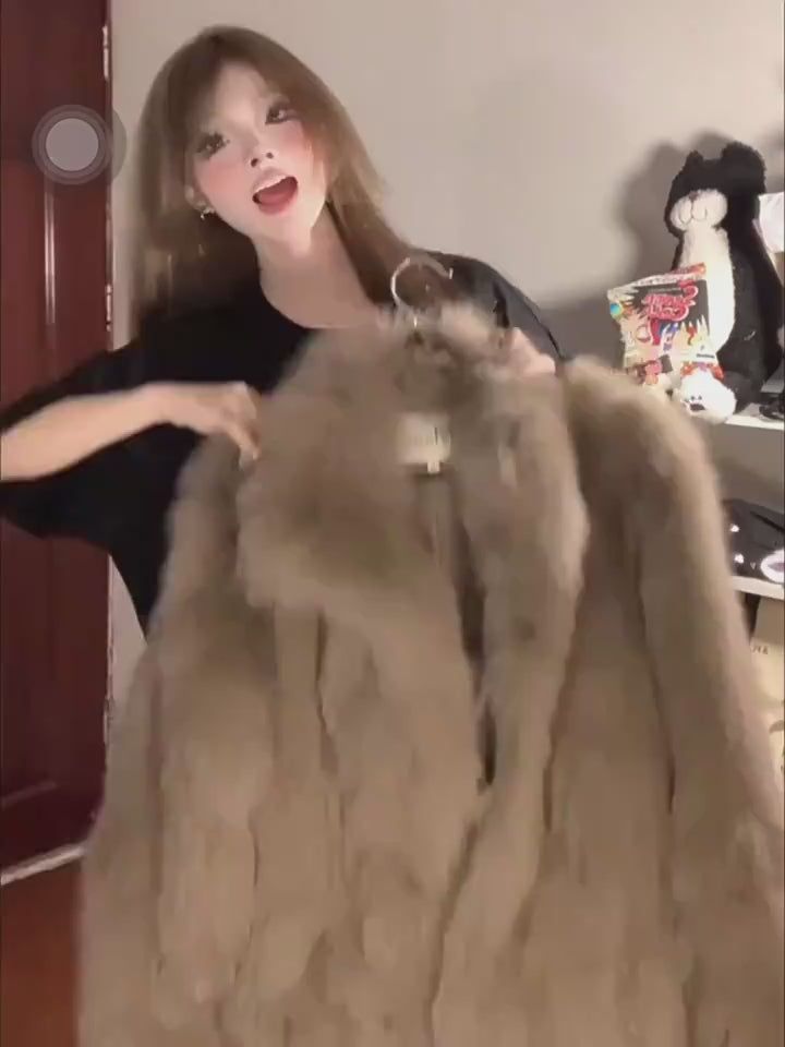 Calistra™ – Women’s Cozy Plush Overcoat