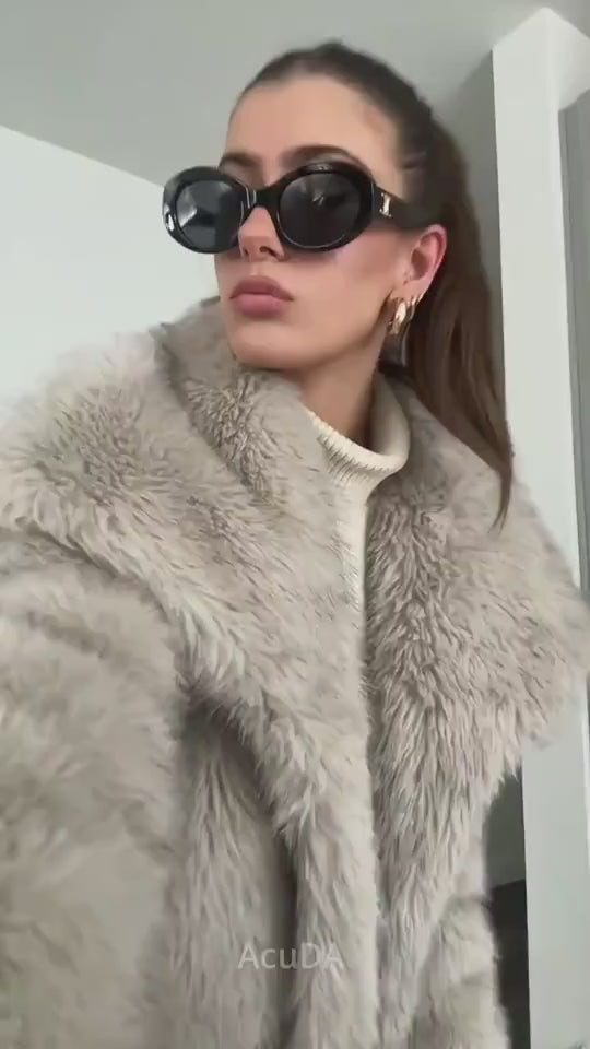 Calistra™ – Women’s Cozy Plush Overcoat