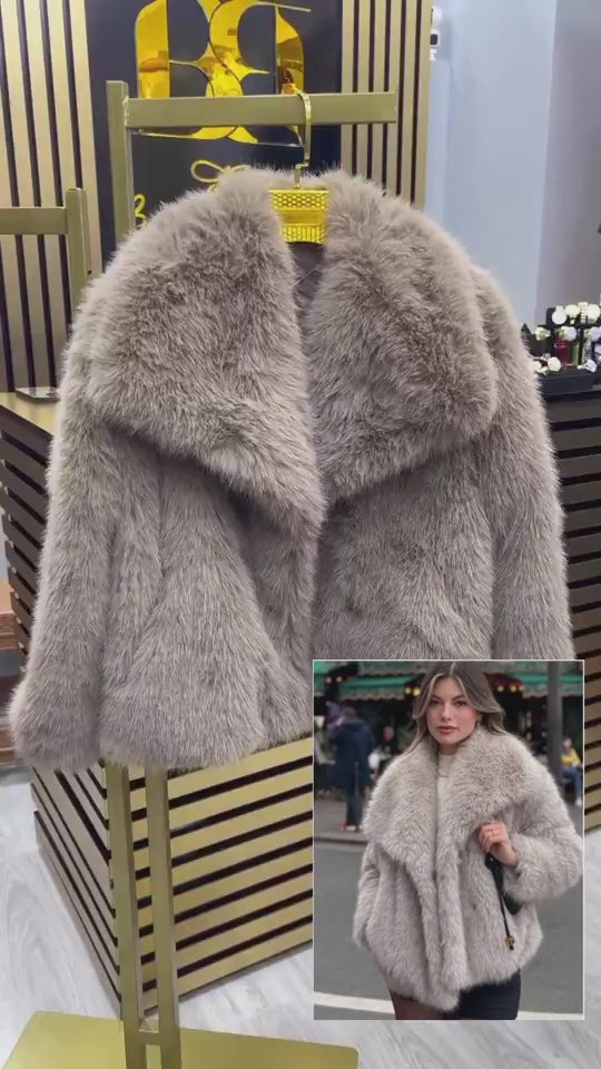 Calistra™ – Women’s Cozy Plush Overcoat